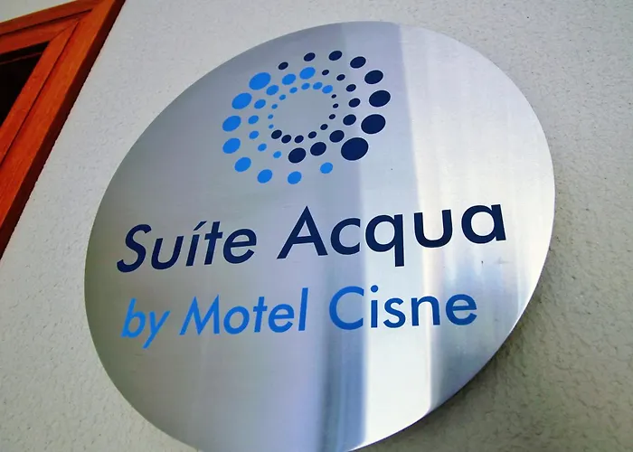 Cisne (Adults Only)